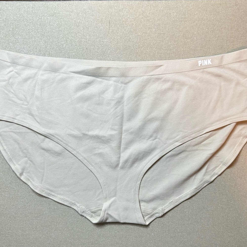 PINK Victoria Secret Snowflake Seamless Hipster Panty